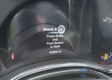 2020 Jeep Grand Cherokee Laredo E 4X4 z USA, uszkodzony, nr VIN 1C4RJFAG9LC237947